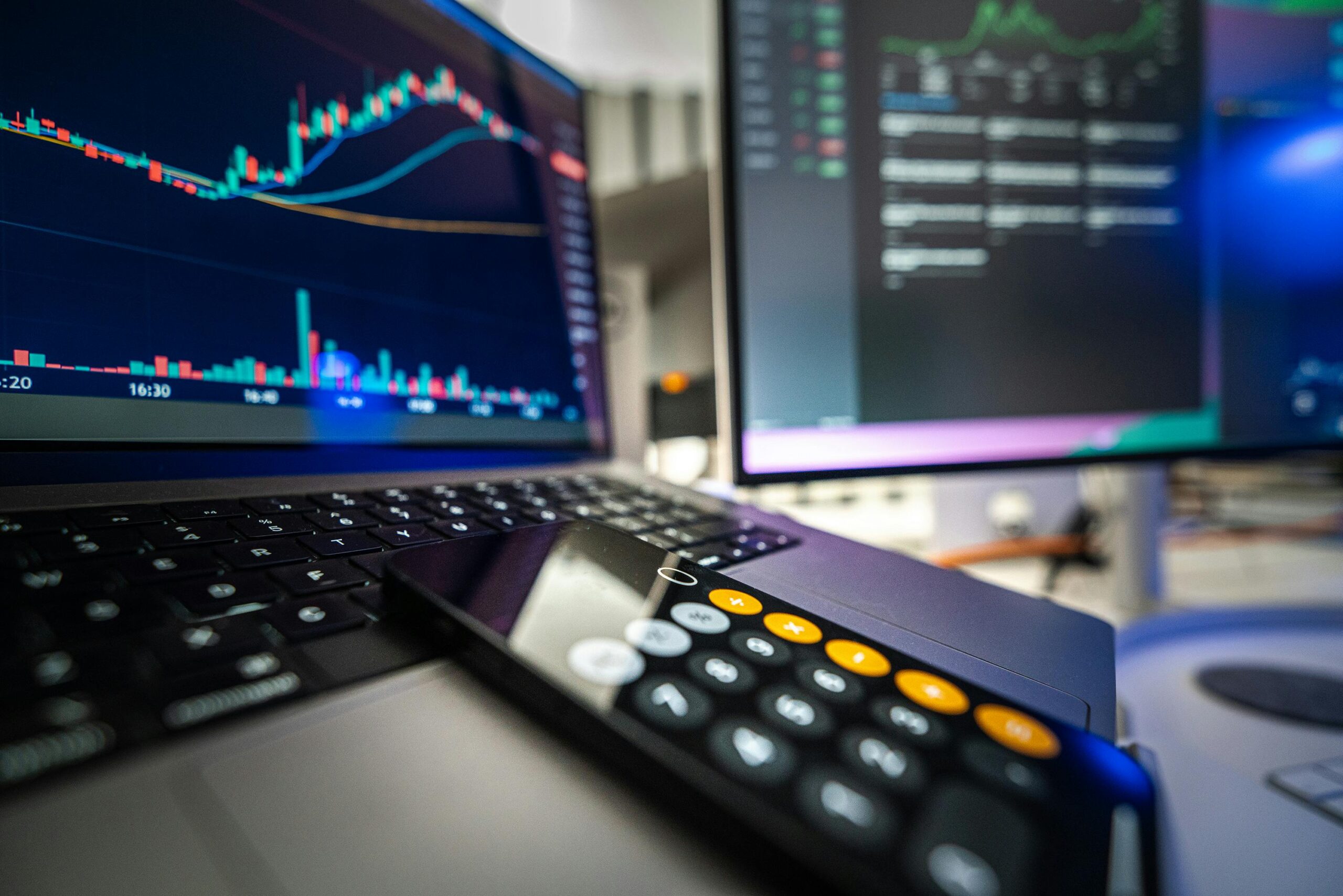 Nuclear Energy Stocks 2025: Best SMR and Uranium Investments to Buy Now